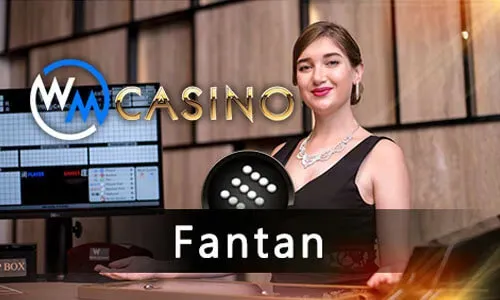 Online poker table with cards